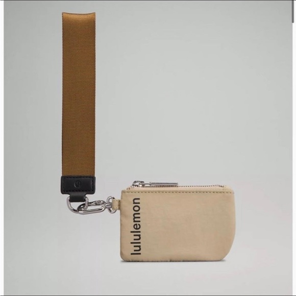 LULULEMON DUAL POUCH WRISTLET IN ALLSPICE/TRENCH - Picture 4 of 8